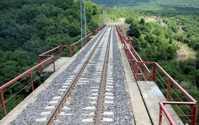 “BTQ” dəmir yolu xətti Orta Dəhliz vasitəsilə daha çox yüklərin cəlb edilməsi üçün genişləndirilir