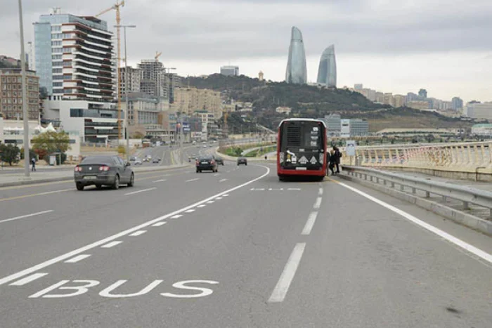 Avtobusların hərəkət sürətinin artırılması üçün ayrılmış zolaqlar şəbəkəsi hazırlanır