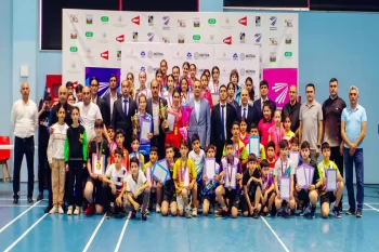 Badminton idman növü üzrə məktəbli oğlan və qızlar arasında yarış keçirilib