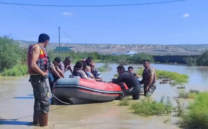 Hacıqabulda bəzi əraziləri sel suları basıb, insanlar təxliyə edilib