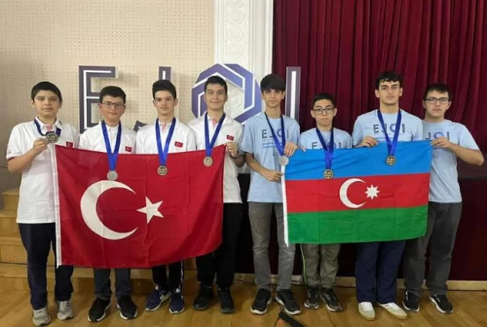 Azərbaycan məktəbliləri beynəlxalq İnformatika Olimpiadasında 2 medal qazanıblar