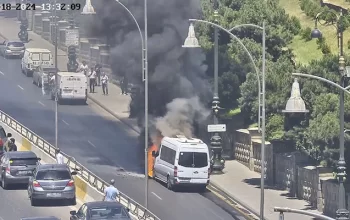 Bakıda mikroavtobusda yanğın olub - Yenilənib