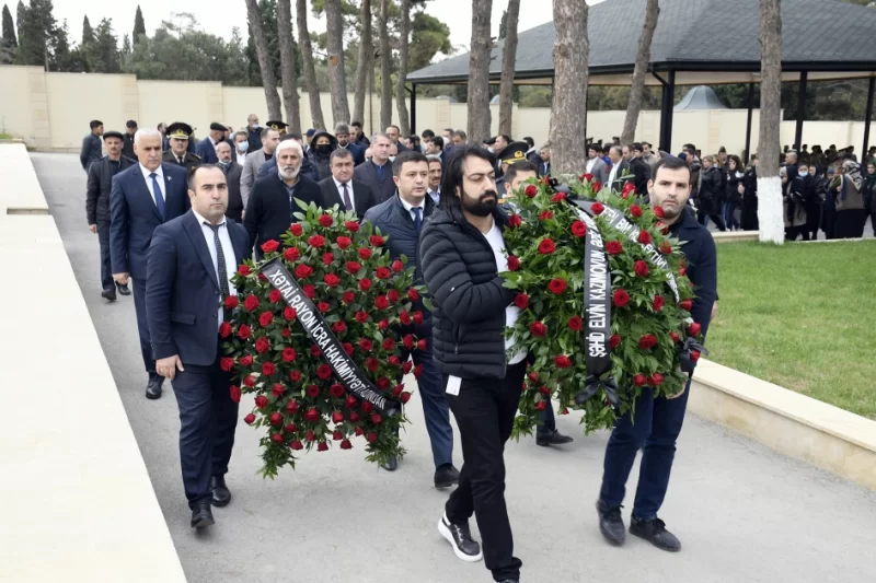 İkinci Fəxri xiyabanda Vətən müharibəsinin ildönümü ilə əlaqədar anım mərasimi başlayıb