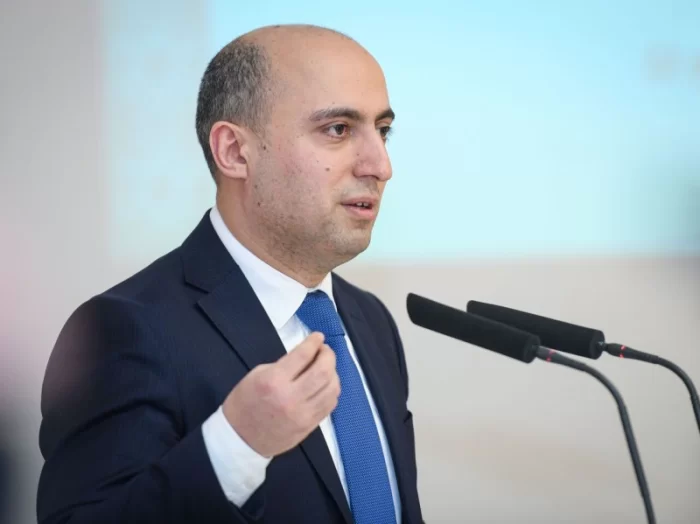 Nazir: Alimlərə sual verirəm ki, niyə sosial şəbəkələrdə aktiv deyilsiniz?