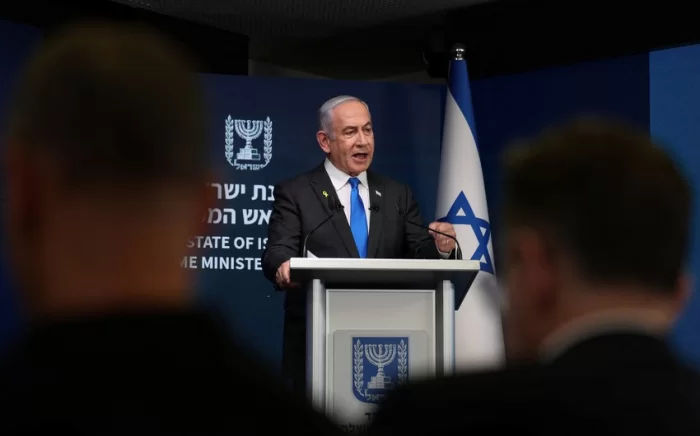 Netanyahu Makronu cahillikdə ittiham edib