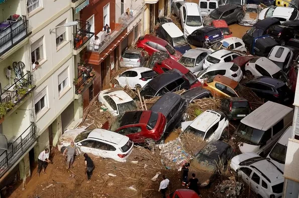 Valensiyada infrastruktur dağılıb, şəhər yerlə-yeksan olub