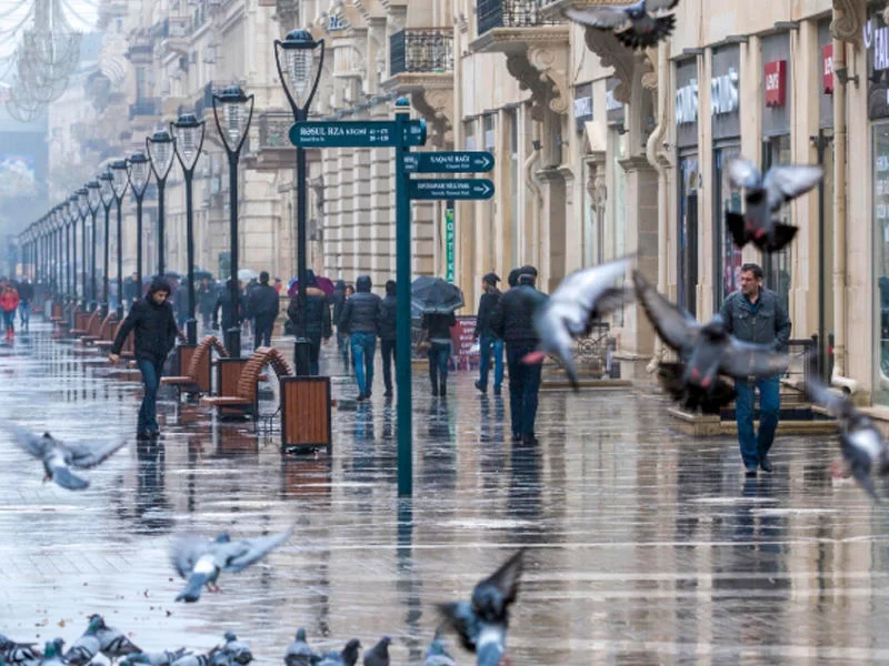 Sabah Bakıya leysan, dağlıq ərazilərə qar yağacaq - Proqnoz