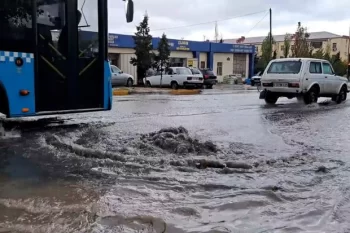 Masazırda küçələri su basdı: Sakinlər təxliyə edilirlər