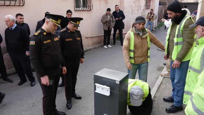 Bakıda yanğınsöndürənlərin hərəkətini məhdudlaşdıran maneələr söküldü