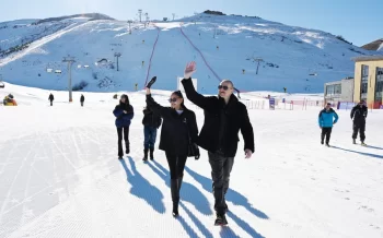 Prezident Şahdağ Turizm Kompleksindəki “Lakeside” hotelində aparılan işlərlə və “Xizək klubu” binasının tikintisi ilə tanış olub - YENİLƏNİB