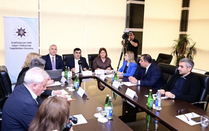 Uşaqların rəqəmsal təhlükəsizliyi ictimai müzakirəyə çıxarıldı - Fotolar