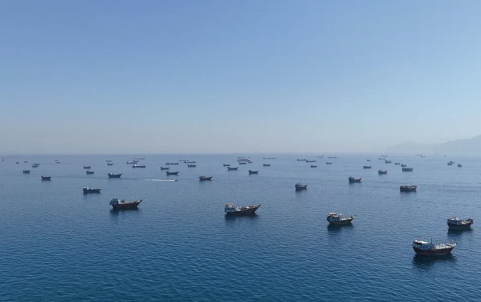 Hörmüzdə iki neft tankeri partladı