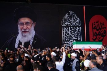 İranın mərhum Ali Lideri Ayətullah Seyid Əli Xameneinin cənazəsi Məşhədə  aparılıb.
