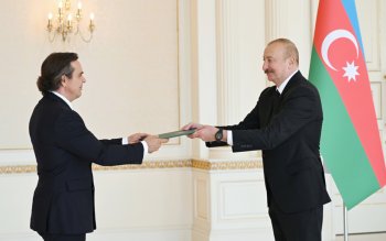Prezident yeni səfirləri qəbul etdi - Fotolar - Yenilənib