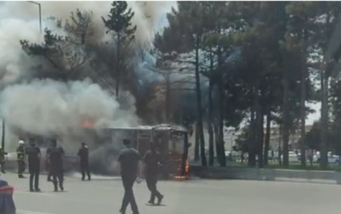 Bakıda avtovağzalın yaxınlığında avtobus yandı - Açıqlama